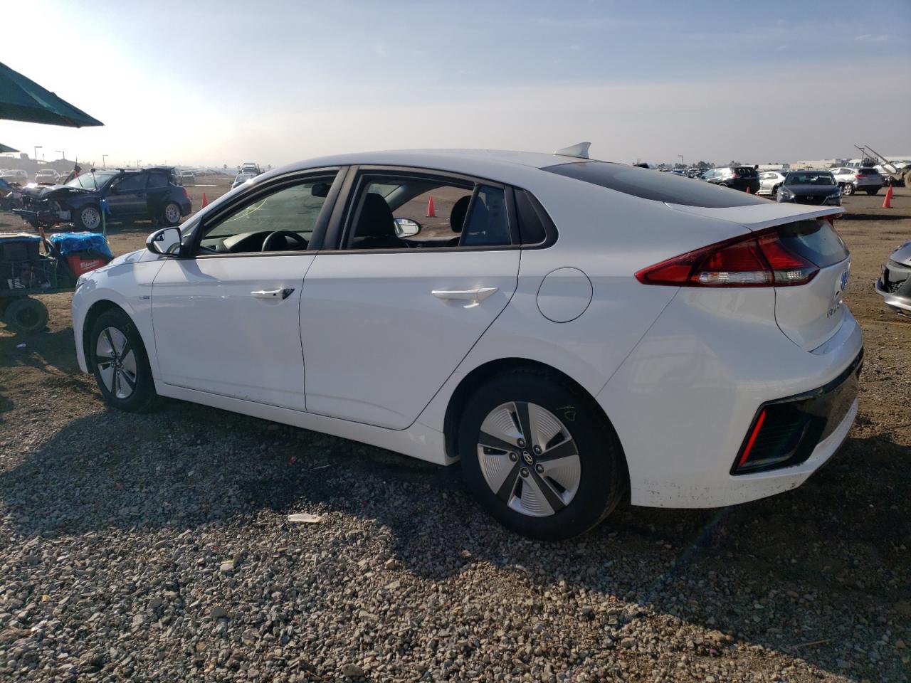 Image 2 of 2019 HYUNDAI IONIQ BLUE 2019 with VIN KMHC65LC6KU110380