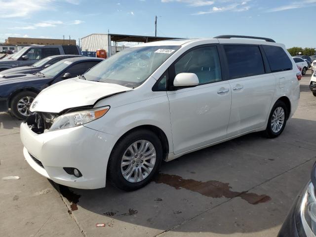 Image 1 of 2017 TOYOTA SIENNA XLE 2017 with VIN 5TDYZ3DC6HS851288