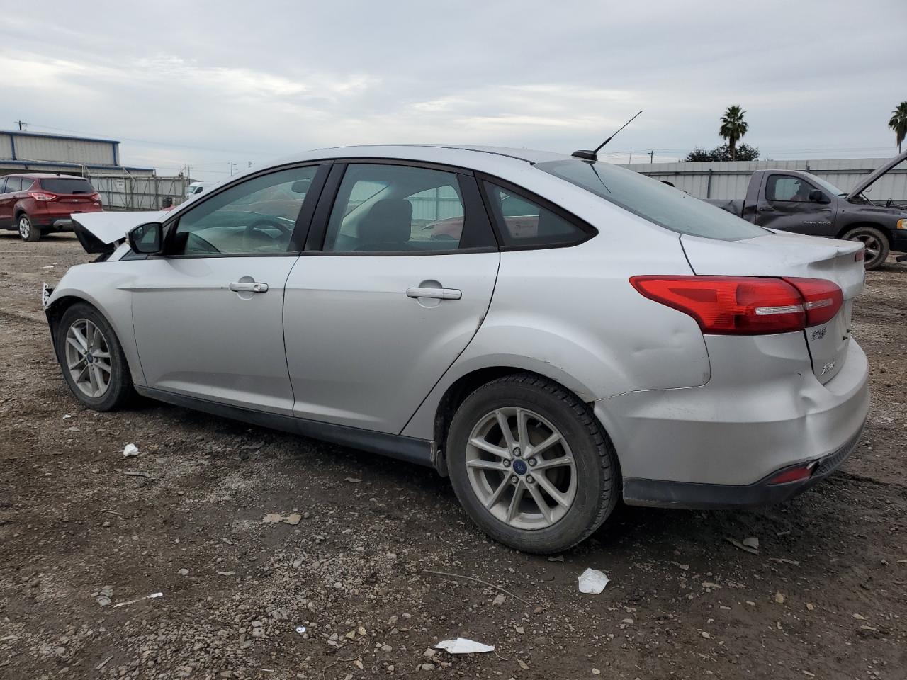 Изображение 2 2017 FORD FOCUS SE 2017 с VIN 1FADP3F21HL219461