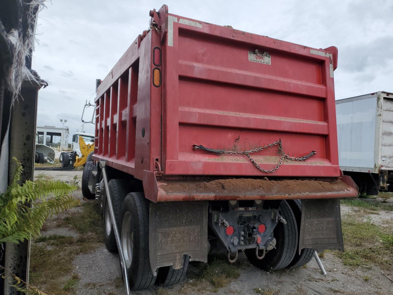 Obraz 3 z 2021 PETERBILT 348  2021 z VIN 1NP3XJ0X5MD745524