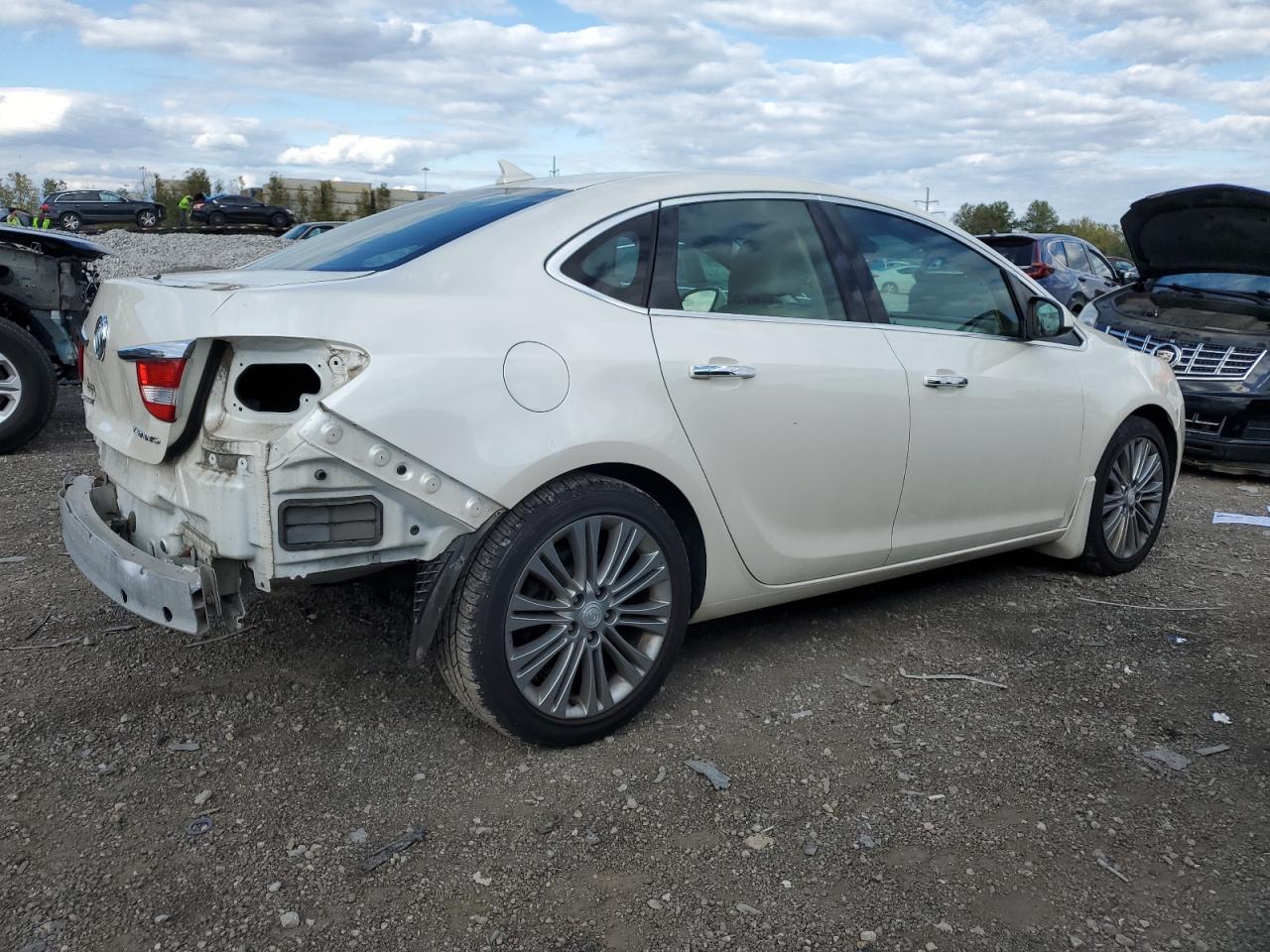 Изображение 3 2012 BUICK VERANO  2012 с VIN 1G4PS5SK7C4187539