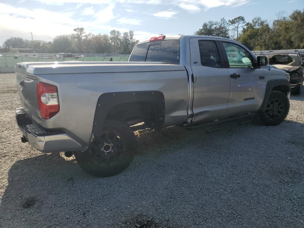 Image 3 of 2019 TOYOTA TUNDRA DOUBLE CAB SR/SR5 2019 with VIN 5TFRY5F16KX252987