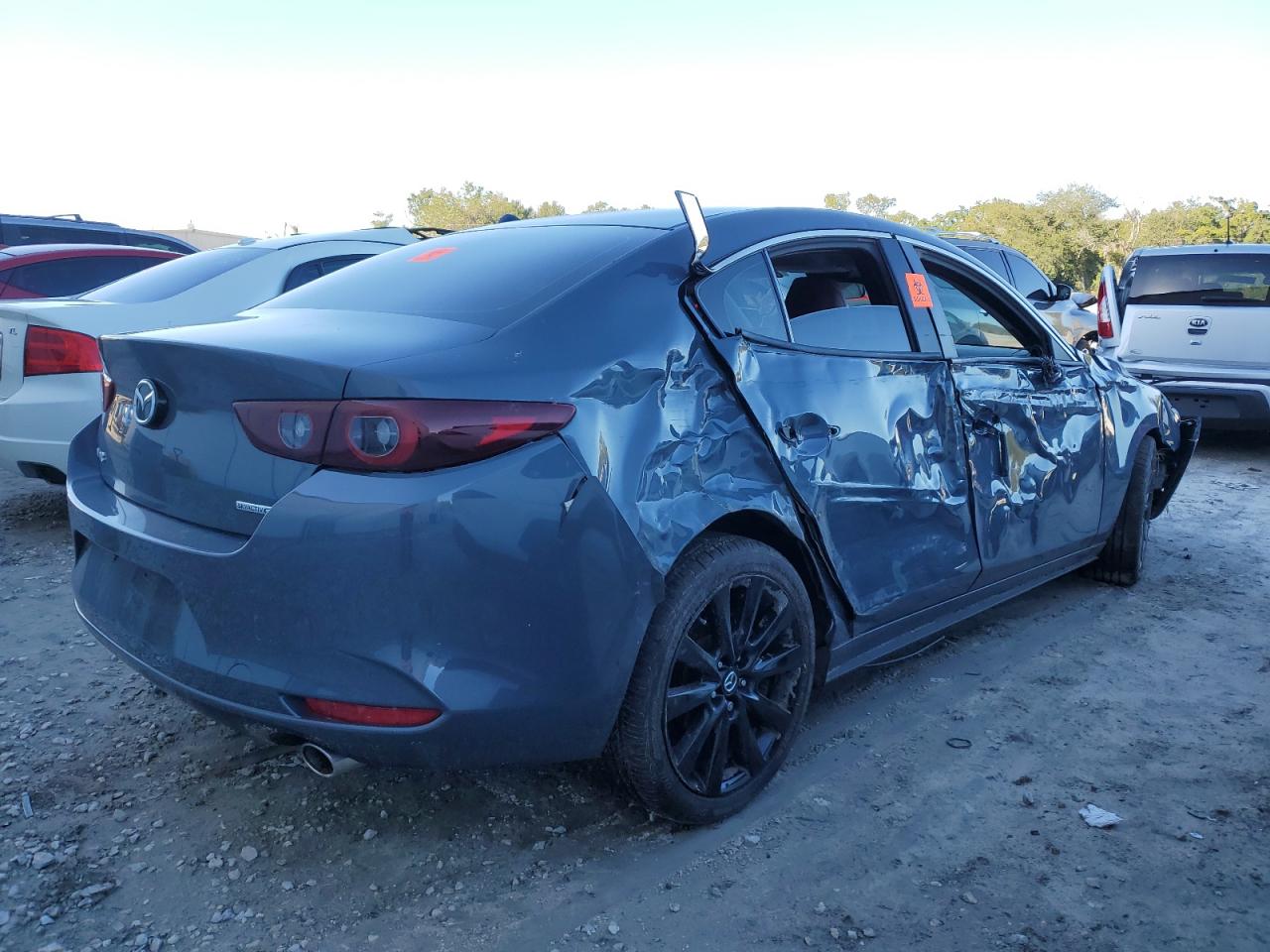 Obraz 3 z 2022 MAZDA 3 PREFERRED 2022 z VIN JM1BPACL6N1509690