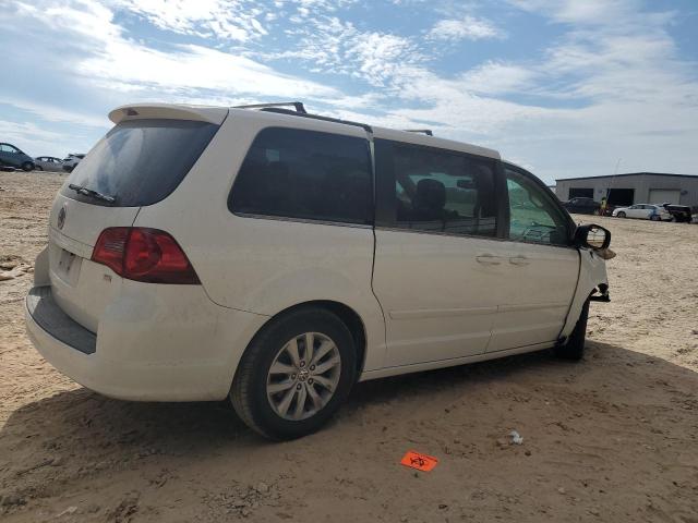 Image 3 of 2014 VOLKSWAGEN ROUTAN SE 2014 with VIN 2C4RVABG6ER134890