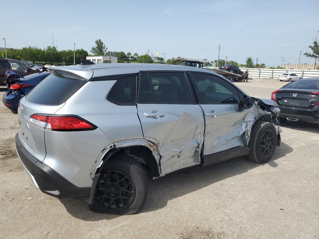 Изображение 3 2023 TOYOTA COROLLA CROSS L 2023 с VIN 7MUAAAAG9PV053599