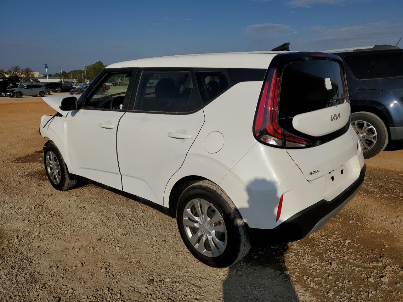 Изображение 2 2023 KIA SOUL LX 2023 с VIN KNDJ23AUXP7218224