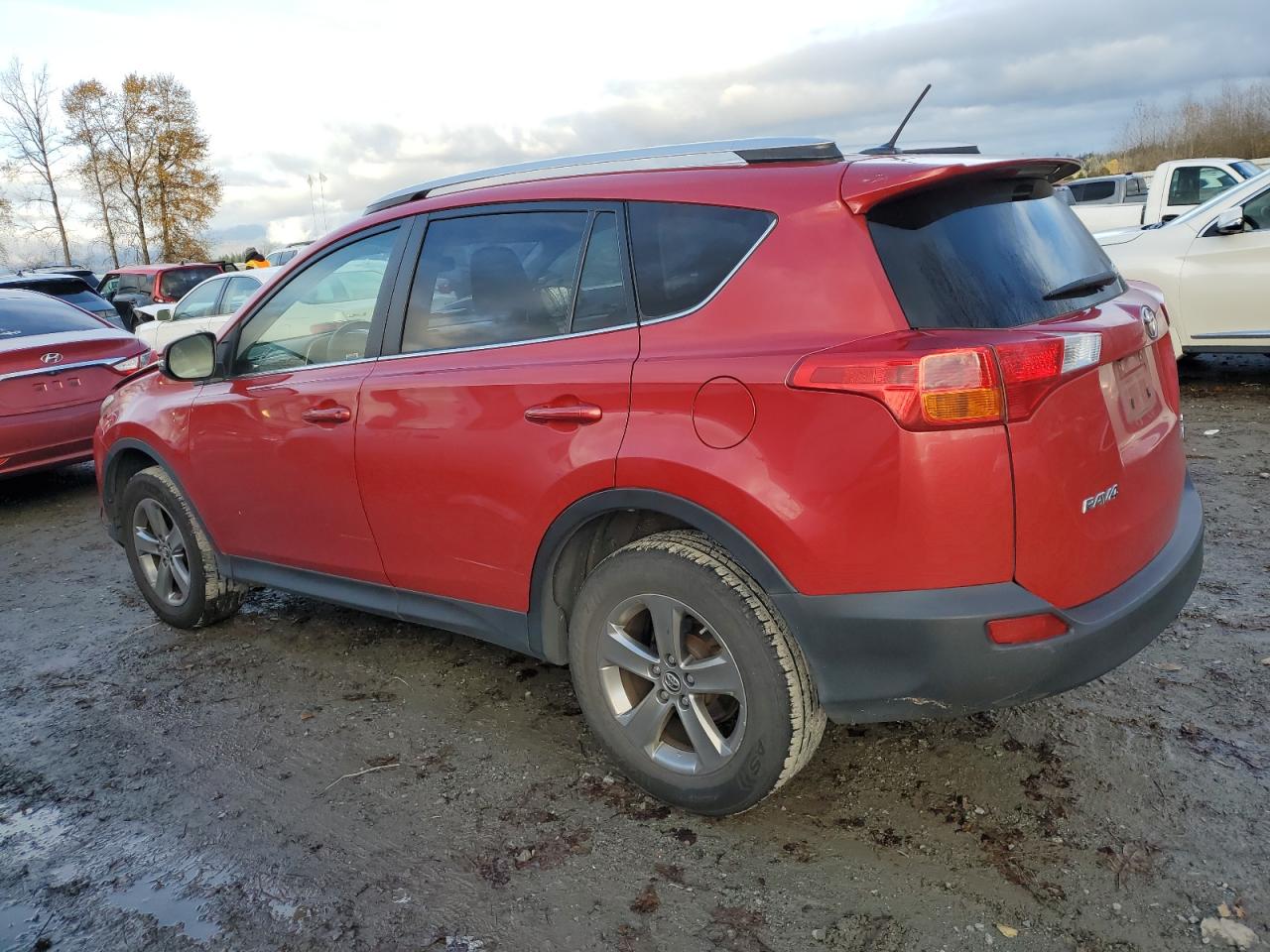 Obraz 2 z 2015 TOYOTA RAV4 XLE 2015 z VIN JTMRFREV0FD153364