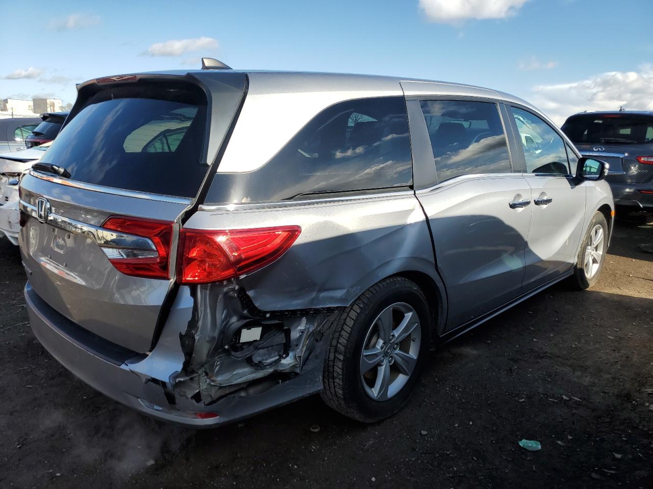 Image 3 of 2018 HONDA ODYSSEY EXL 2018 with VIN 5FNRL6H72JB002628