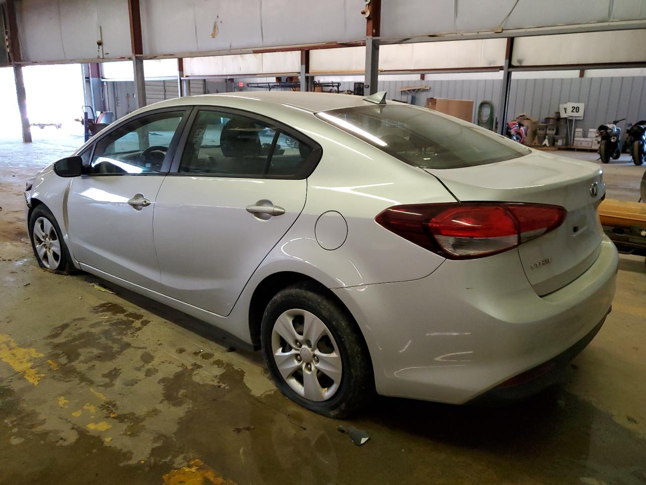 Obraz 2 z 2017 KIA FORTE LX 2017 z VIN 3KPFK4A75HE034252