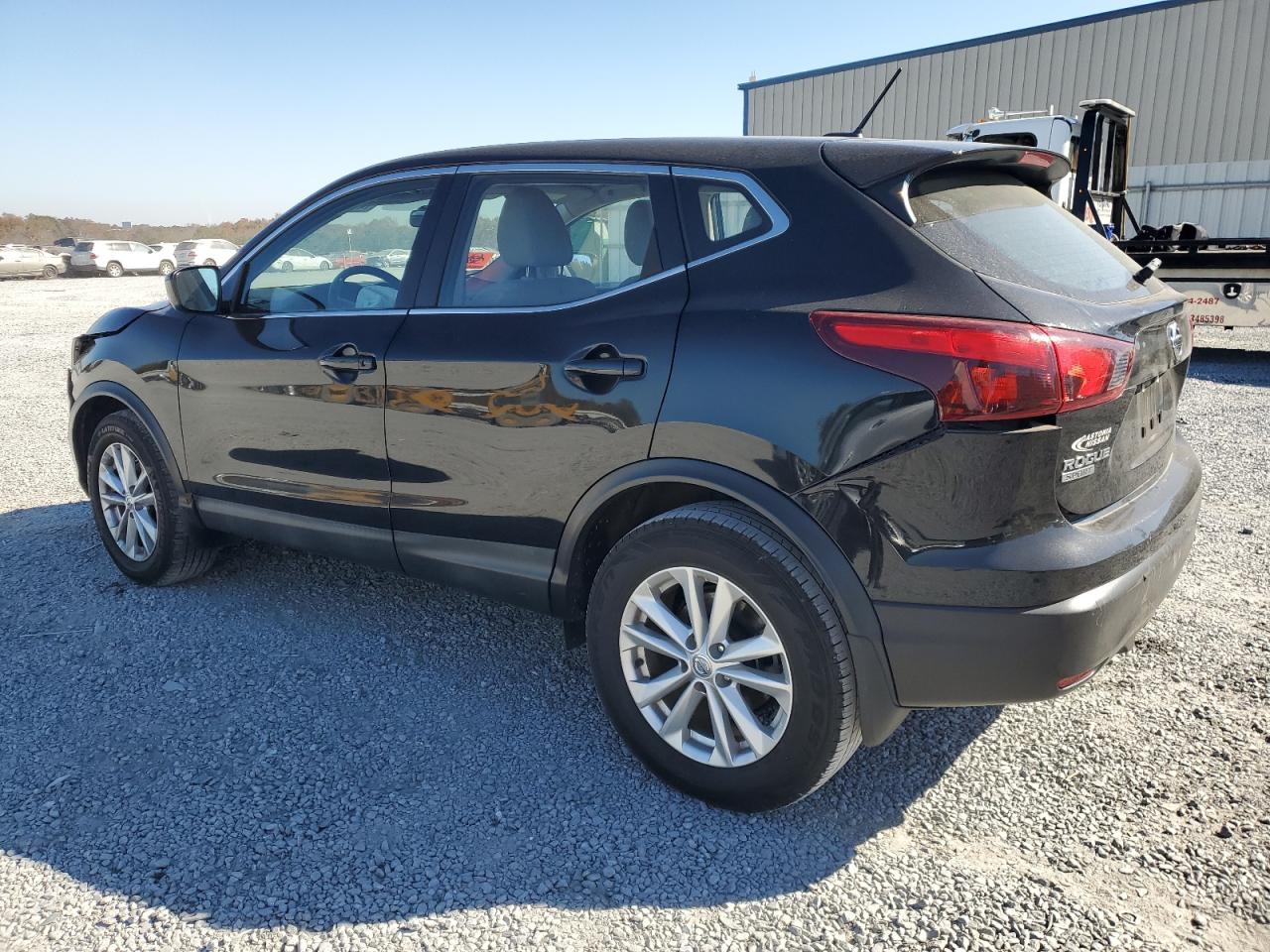 Obraz 2 z 2017 NISSAN ROGUE SPORT S 2017 z VIN JN1BJ1CP6HW006188