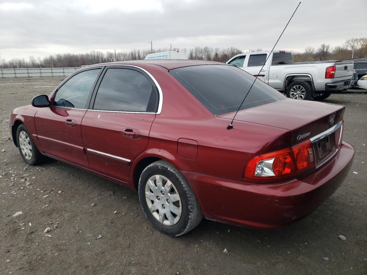 Изображение 2 2005 KIA OPTIMA LX 2005 с VIN KNAGD126555380390