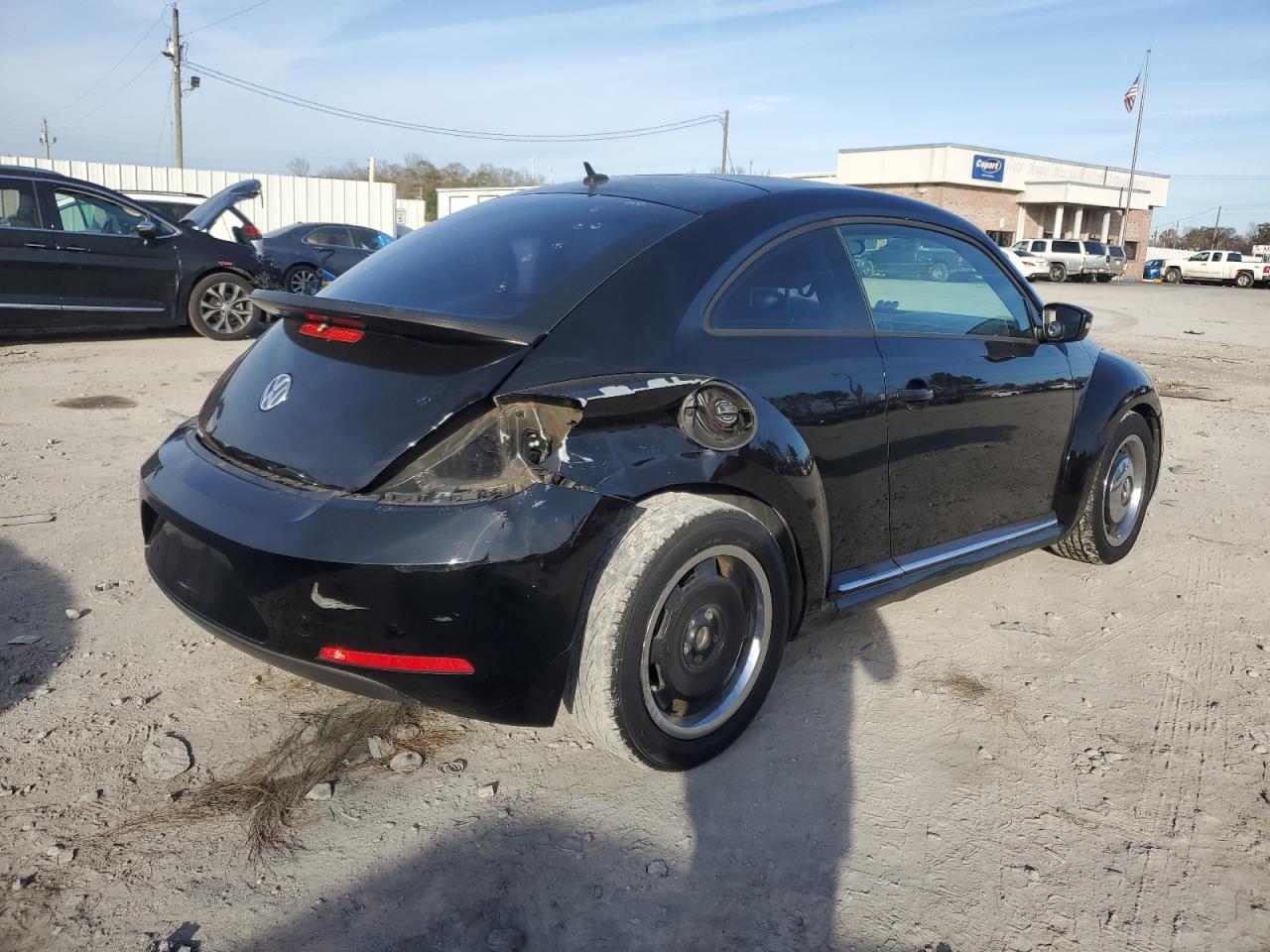 Изображение 3 2012 VOLKSWAGEN BEETLE  2012 с VIN 3VWJX7AT7CM613491