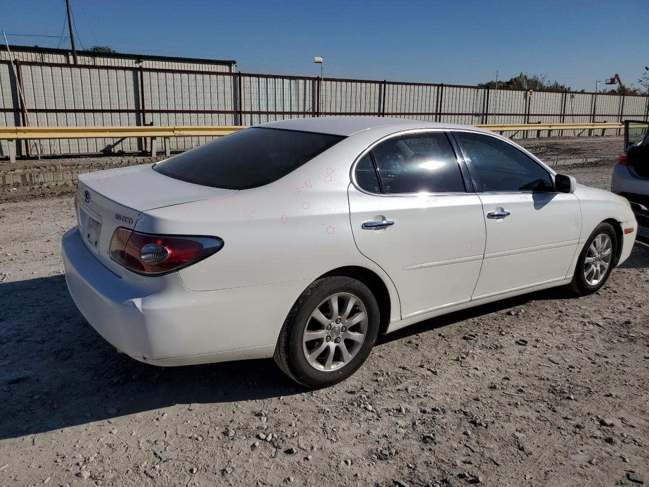 Image 3 of 2003 LEXUS ES 300 2003 with VIN JTHBF30G236017971