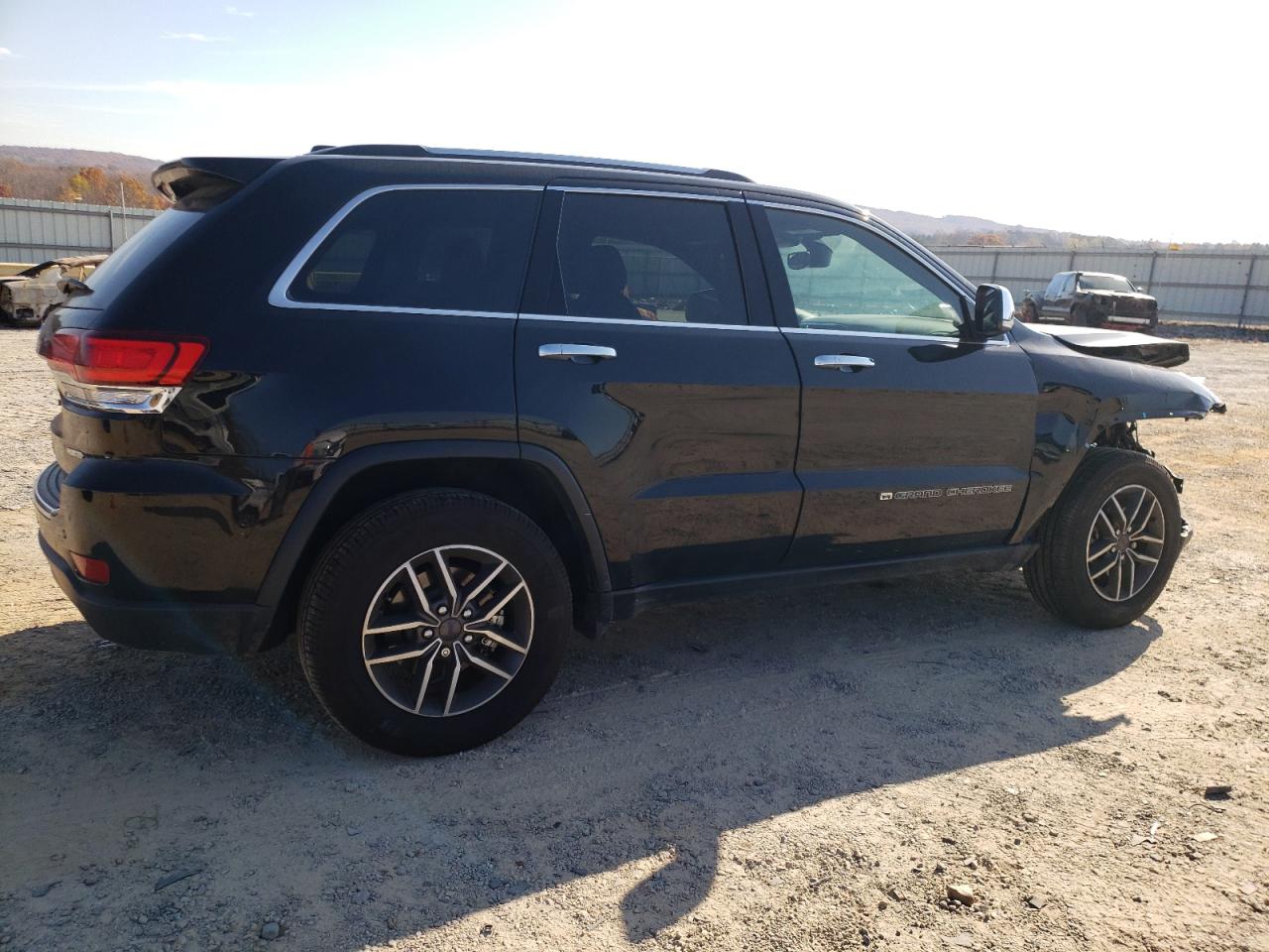 Image 3 of 2022 JEEP GRAND CHEROKEE LIMITED 2022 with VIN 1C4RJFBG5NC166313