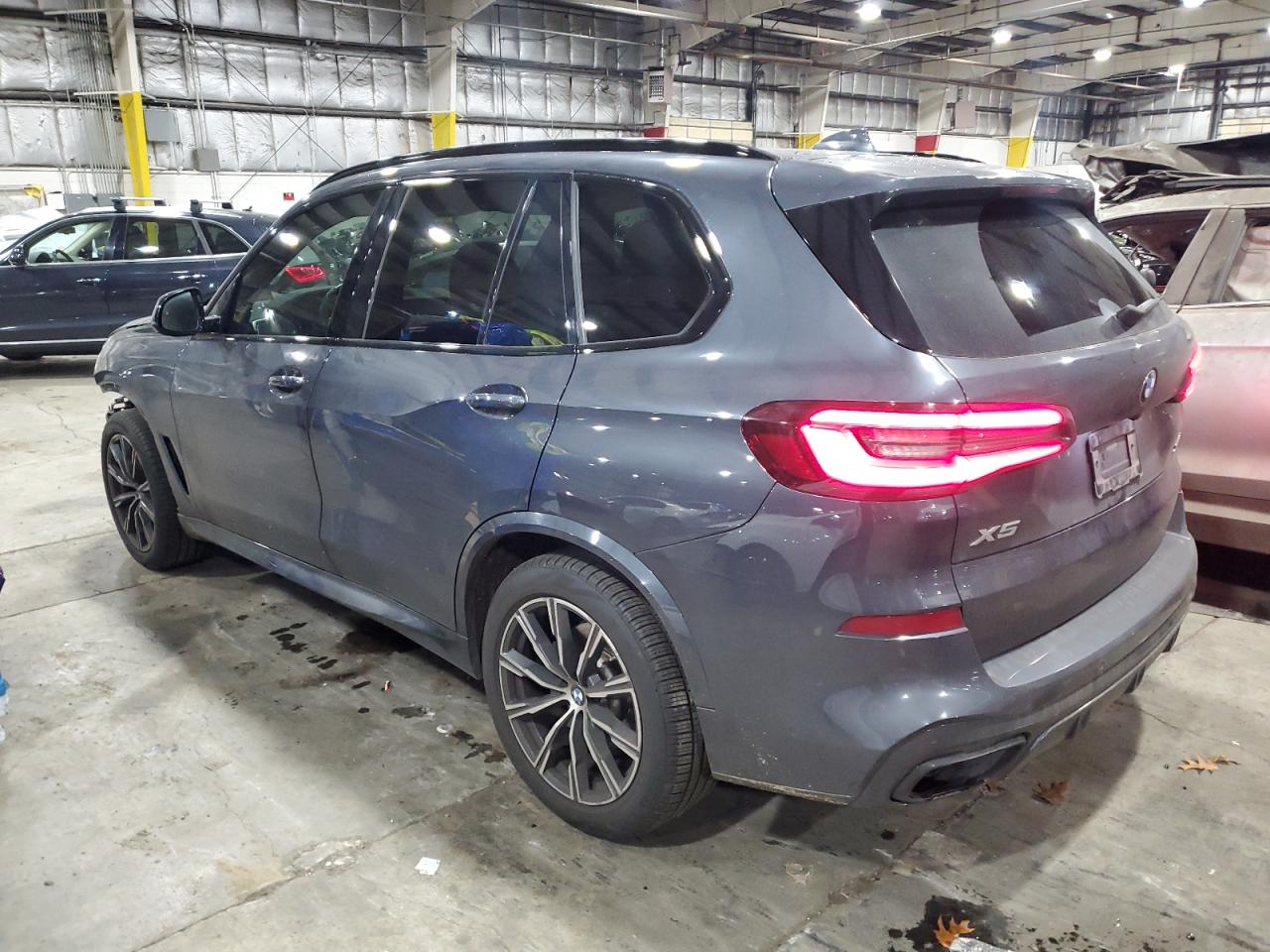 Obraz 2 z 2021 BMW X5 XDRIVE40I 2021 z VIN 5UXCR6C08M9H73366