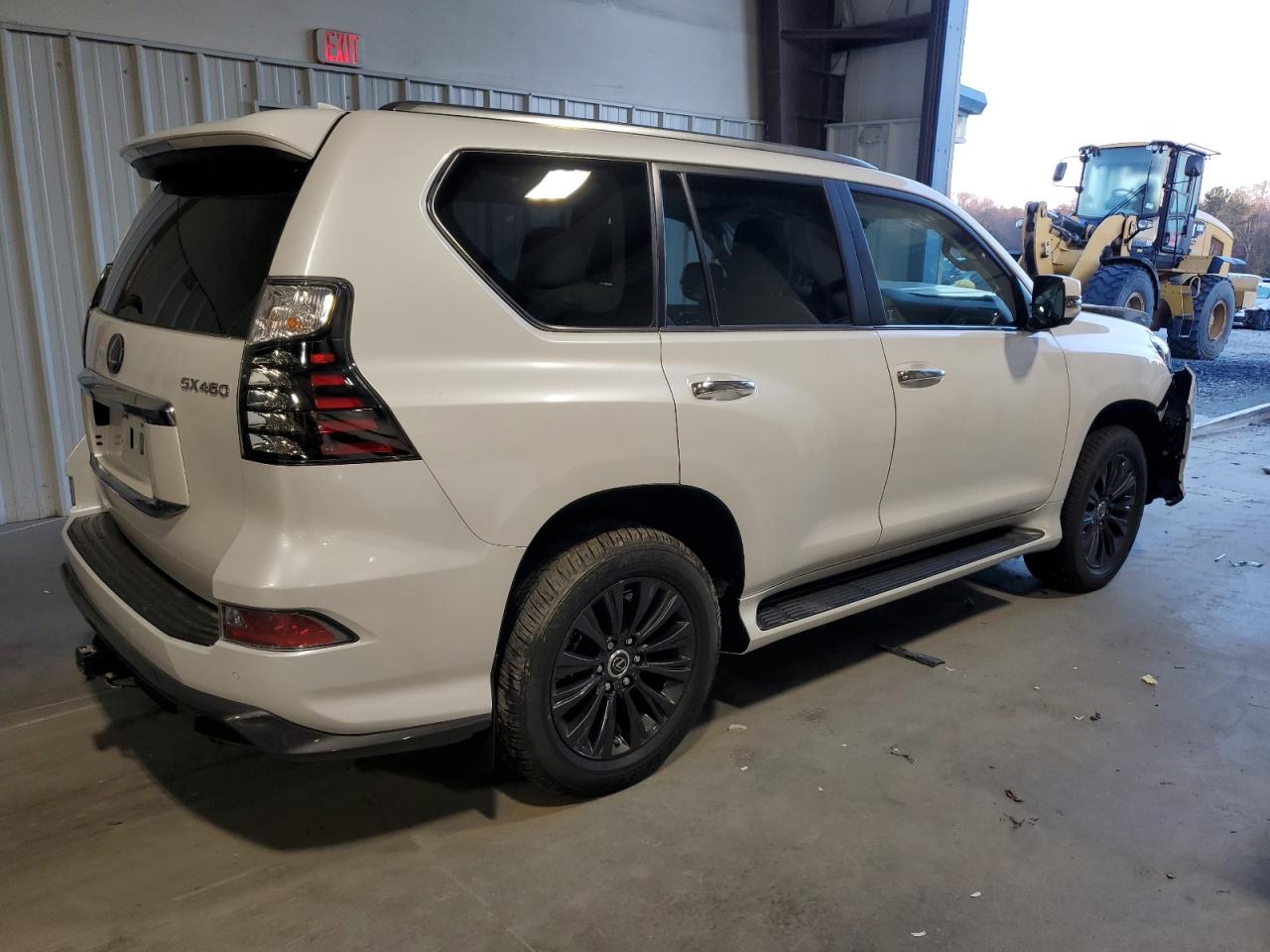 Image 3 of 2023 LEXUS GX 460 LUXURY 2023 with VIN JTJGM7BX9P5376051
