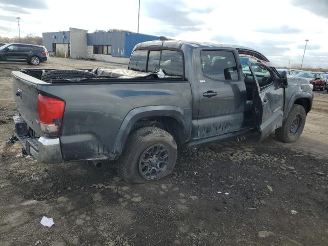 Obraz 3 z 2017 TOYOTA TACOMA DOUBLE CAB 2017 z VIN 3TMCZ5AN8HM078707