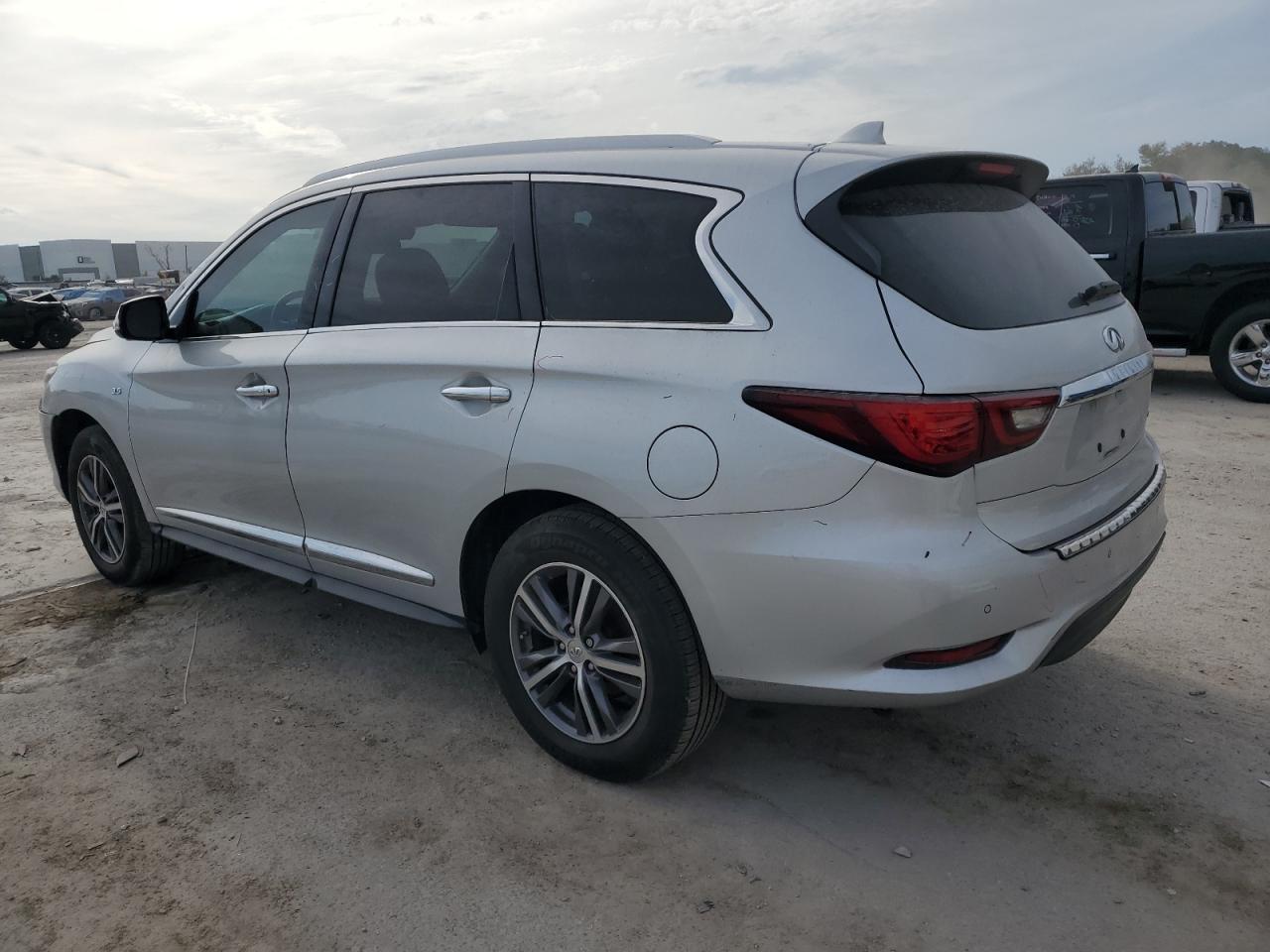 Image 2 of 2018 INFINITI QX60  2018 with VIN 5N1DL0MN1JC527913