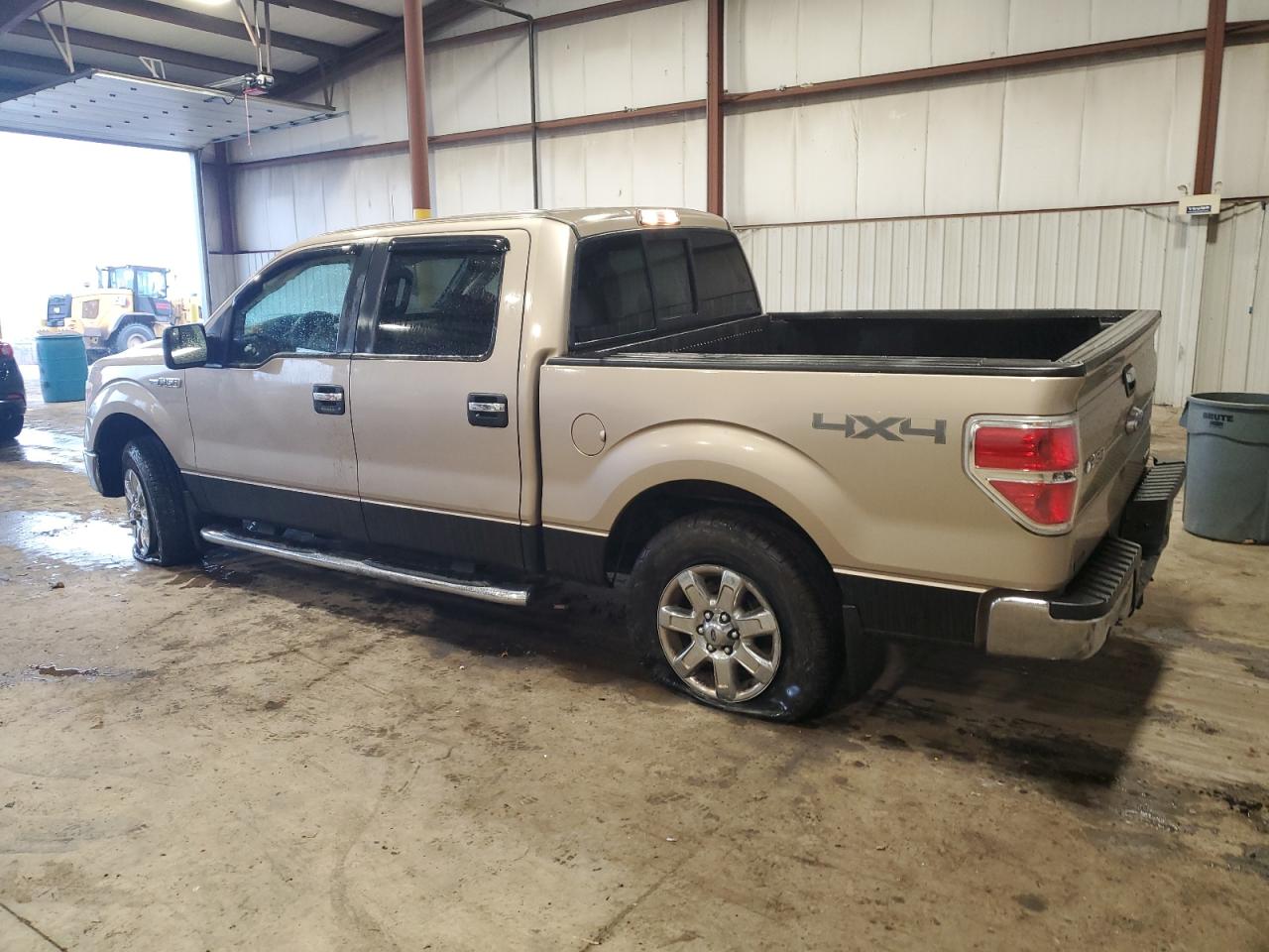 Image 2 of 2013 FORD F150 SUPERCREW 2013 with VIN 1FTFW1EF3DFB33625