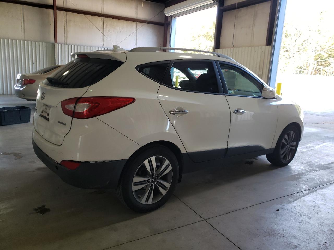 Image 3 of 2015 HYUNDAI TUCSON LIMITED 2015 with VIN KM8JU3AG8FU117344