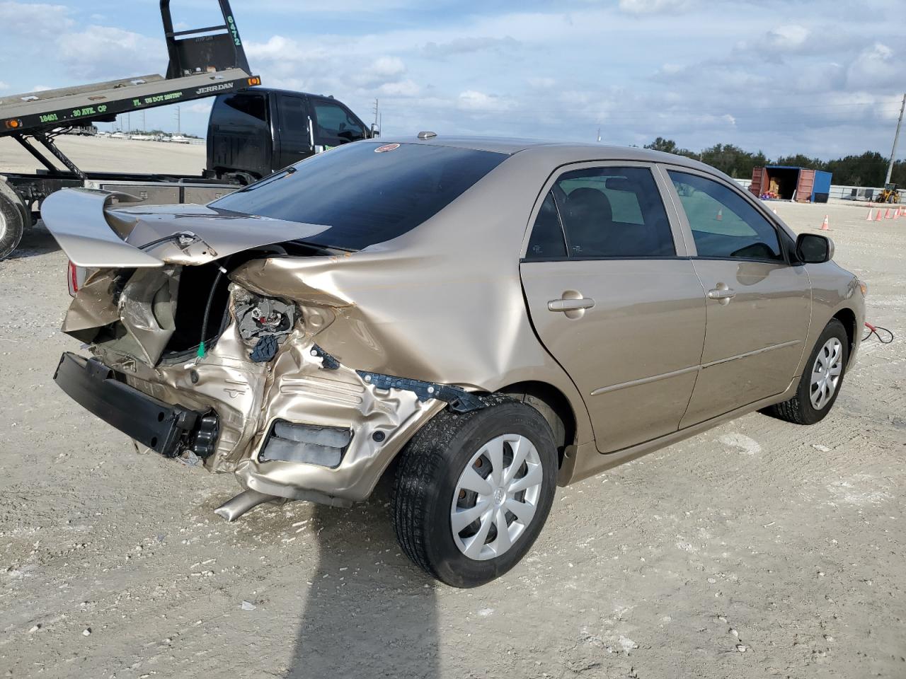 Изображение 3 2010 TOYOTA COROLLA BASE 2010 с VIN 1NXBU4EE7AZ213297