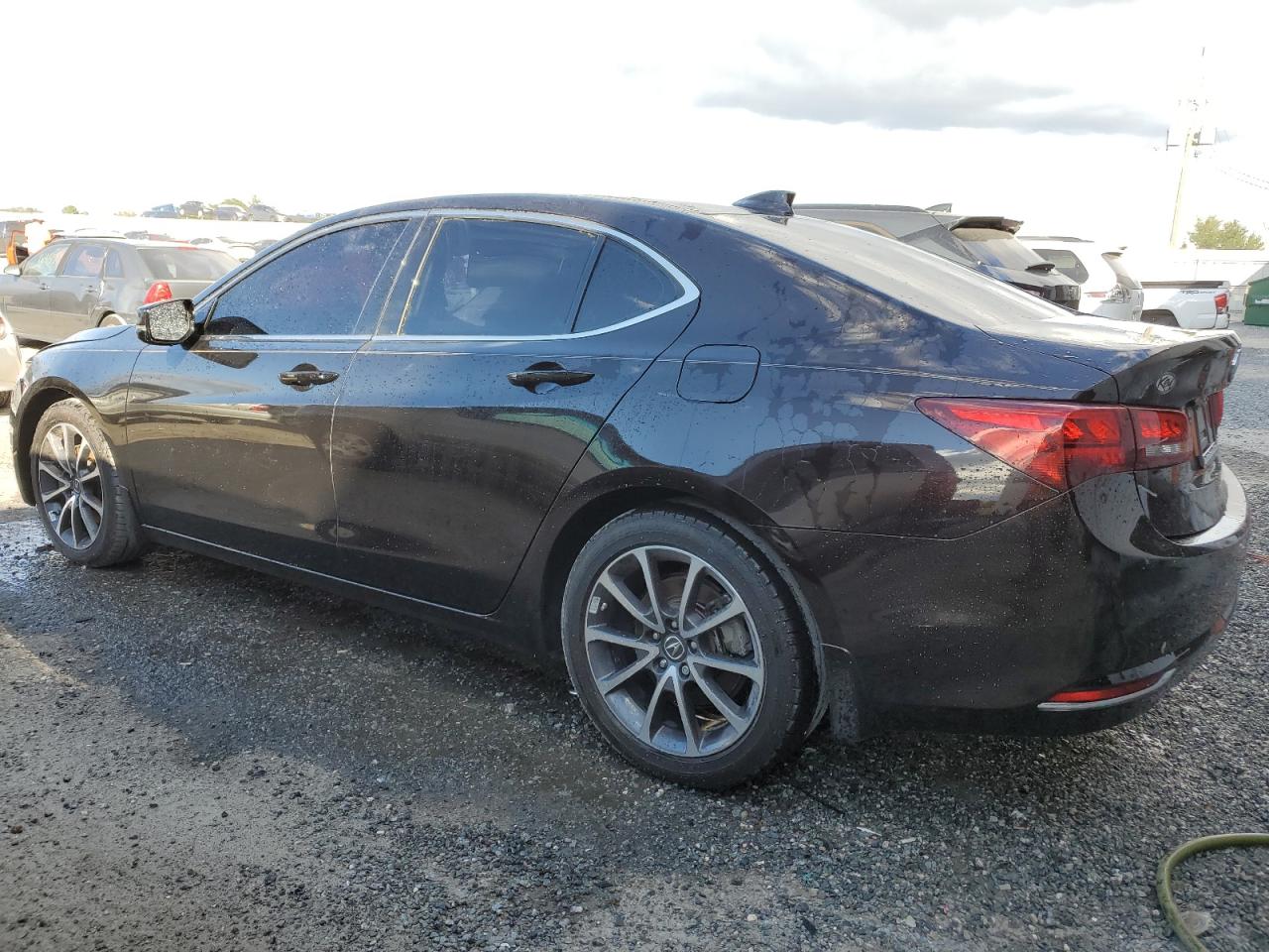 Obraz 2 z 2017 ACURA TLX TECH 2017 z VIN 19UUB2F55HA000934