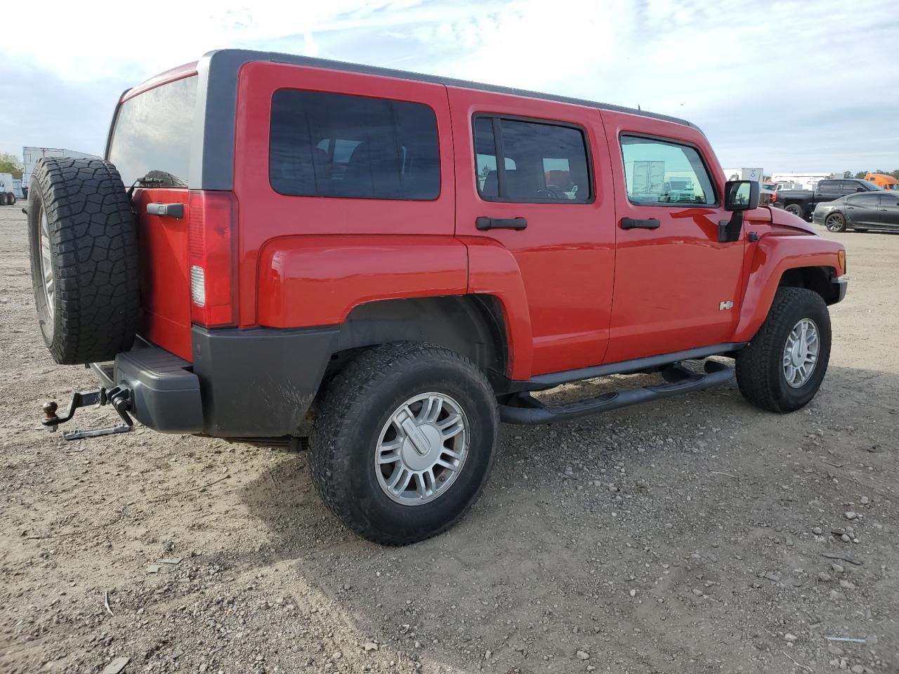 Image 3 of 2010 HUMMER H3 LUXURY 2010 with VIN 5GTMNJEE5A8138478
