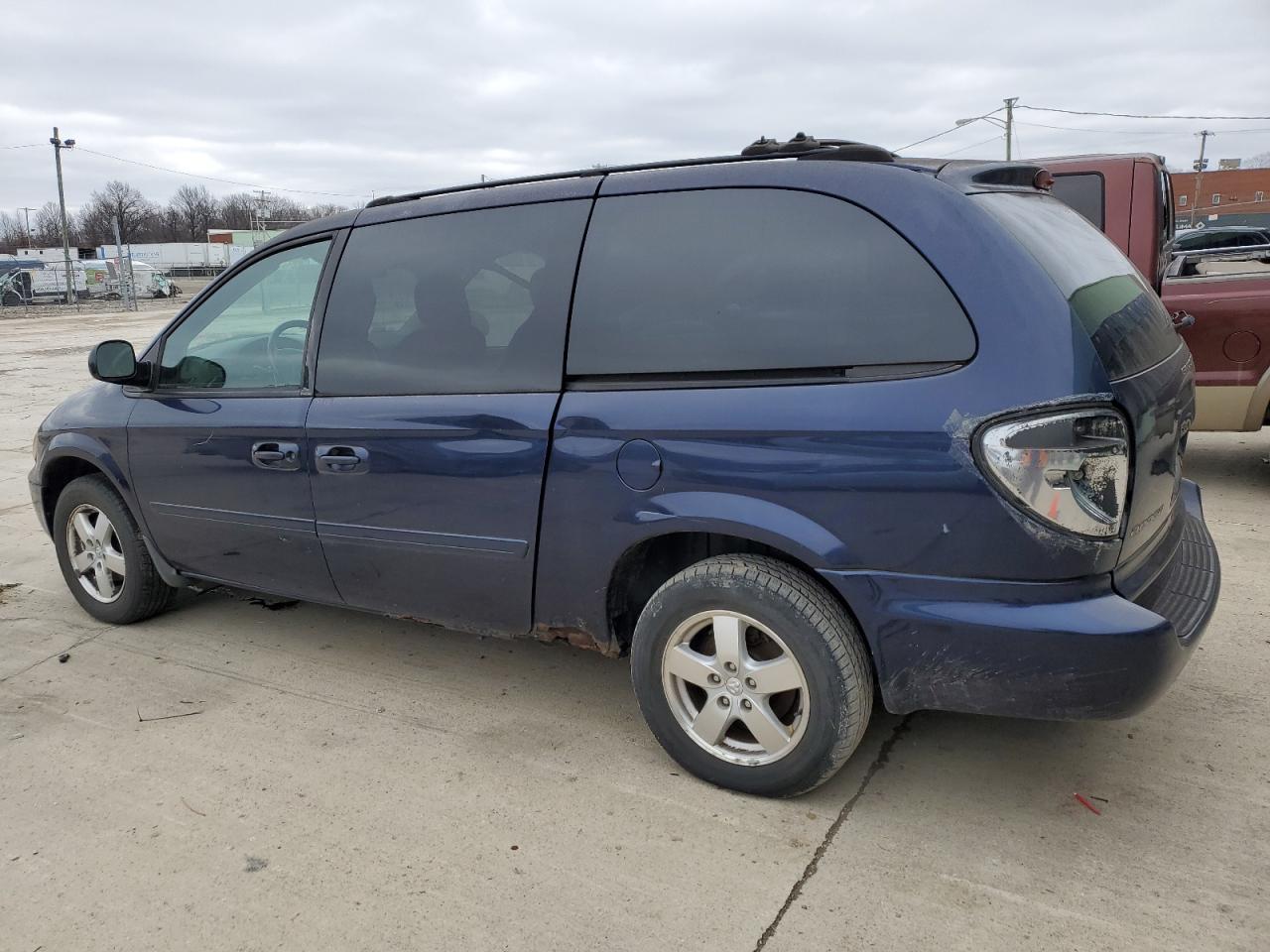 Image 2 of 2005 DODGE GRAND CARAVAN SXT 2005 with VIN 2D4GP44L45R334733