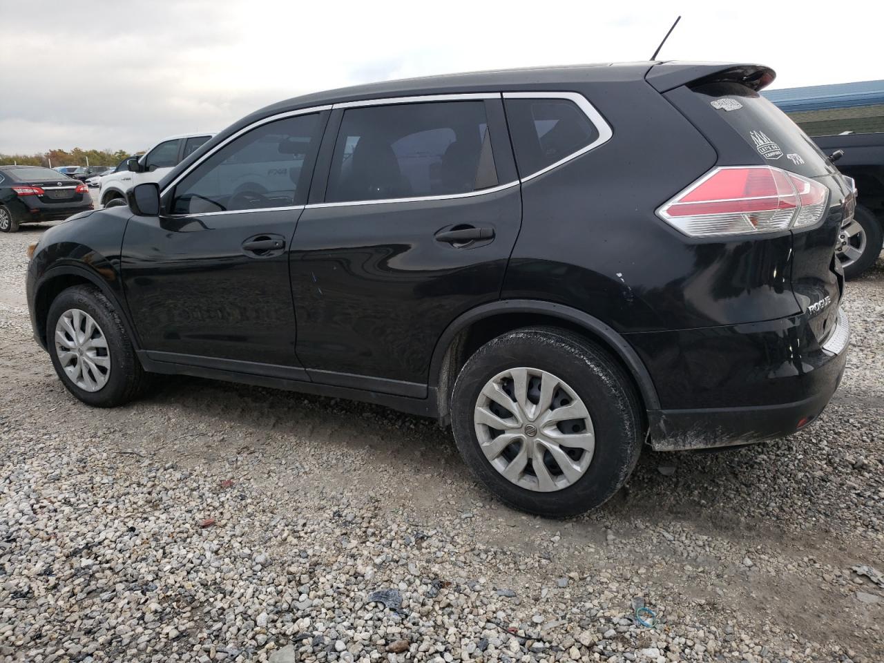 Image 2 of 2016 NISSAN ROGUE S 2016 with VIN KNMAT2MT4GP724982