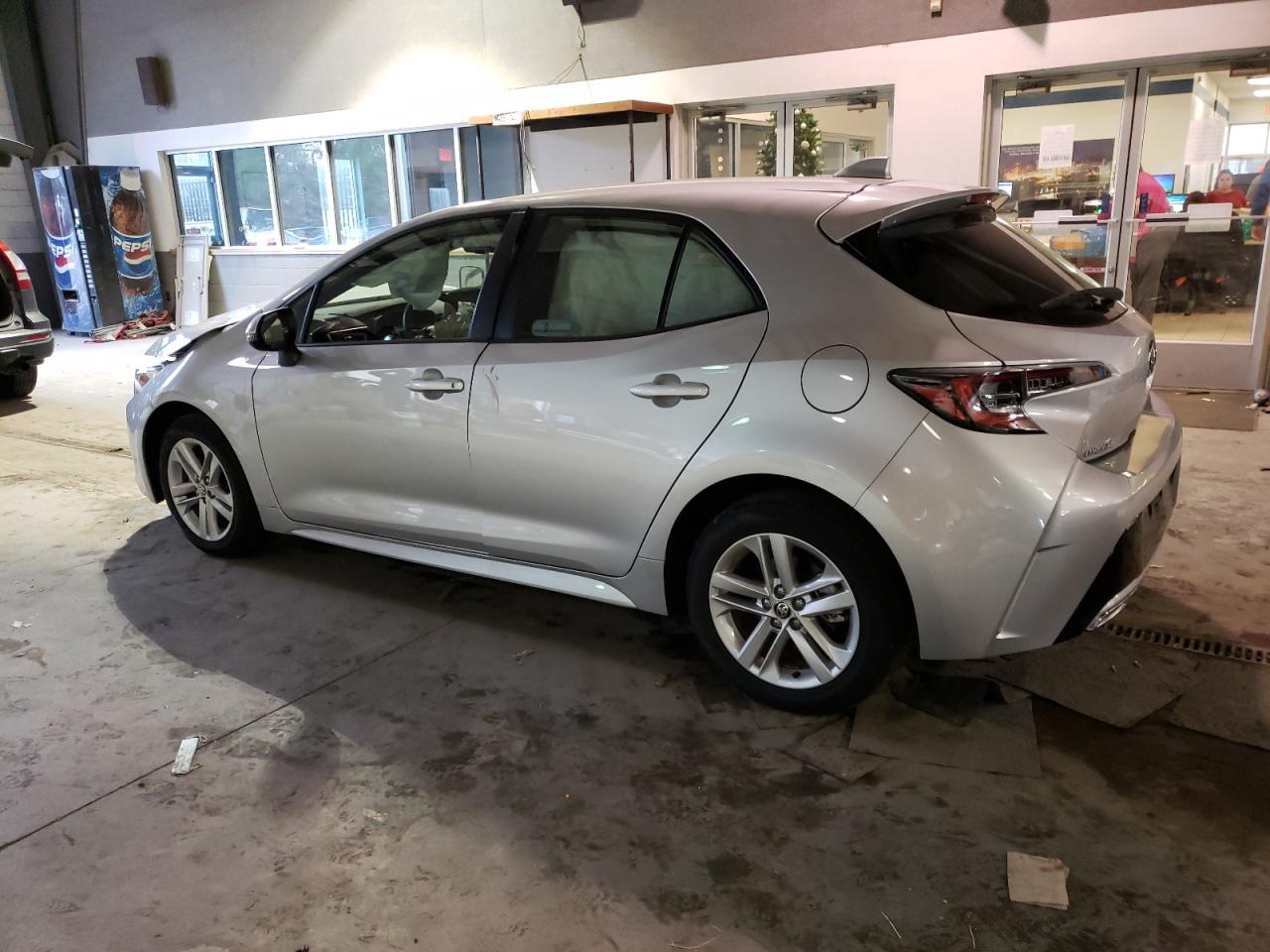 Obraz 2 z 2020 TOYOTA COROLLA SE 2020 z VIN JTND4RBE8L3081752