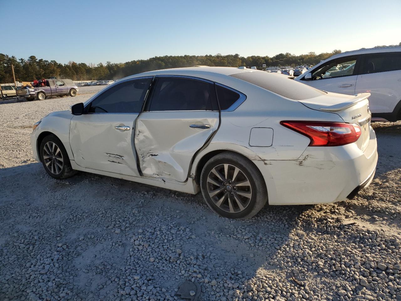 Obraz 2 z 2017 NISSAN ALTIMA 2.5 2017 z VIN 1N4AL3AP9HC214087