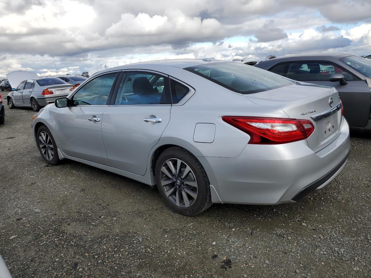 Изображение 2 2017 NISSAN ALTIMA 2.5 2017 с VIN 1N4AL3AP8HC279397