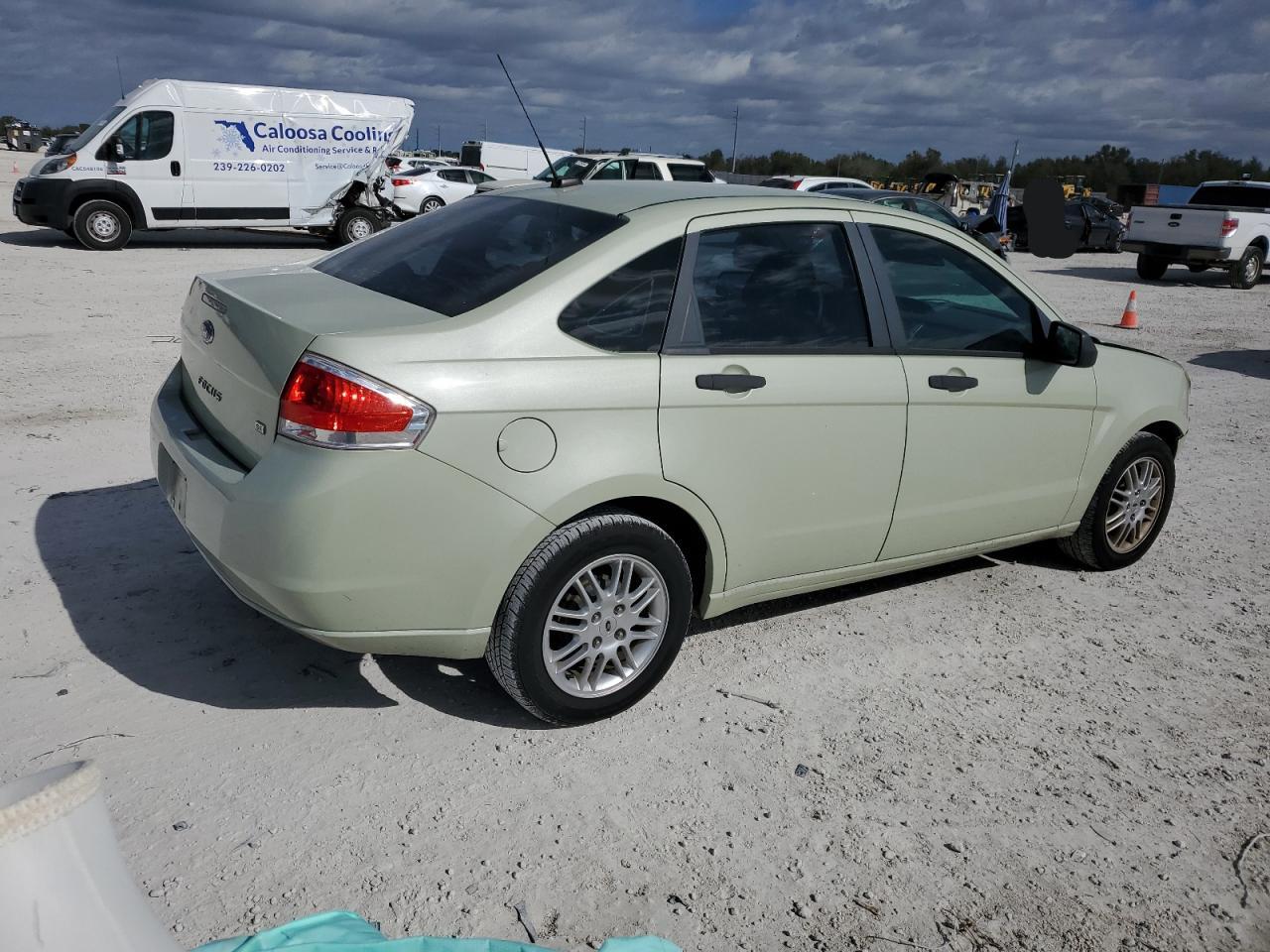 Изображение 3 2010 FORD FOCUS SE 2010 с VIN 1FAHP3FN3AW156184