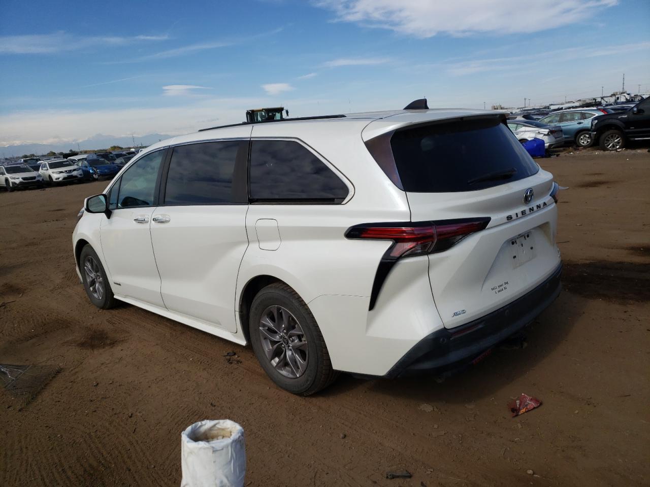 Image 2 of 2021 TOYOTA SIENNA XLE 2021 with VIN 5TDYSKFC5MS007748