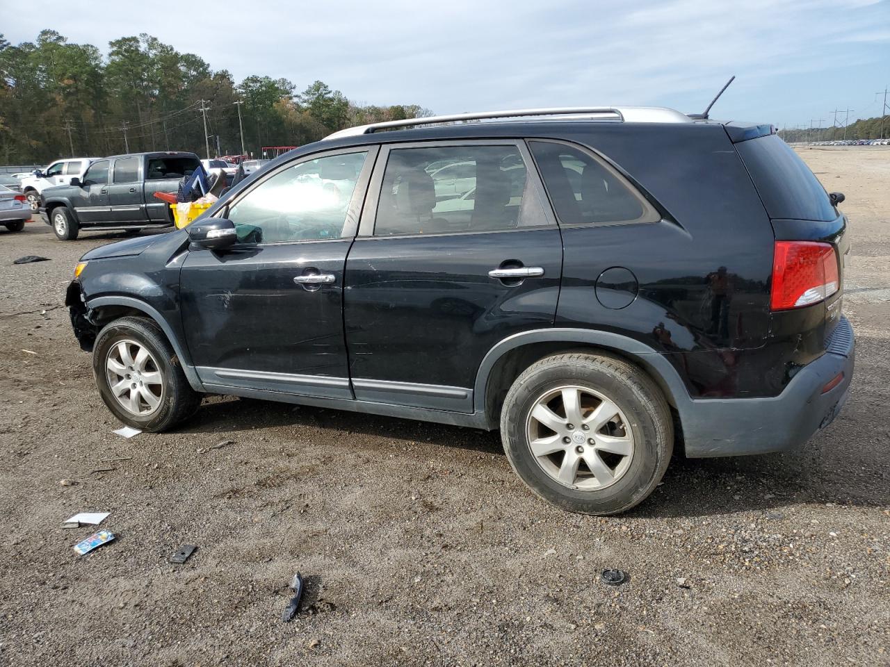 Obraz 2 z 2011 KIA SORENTO BASE 2011 z VIN 5XYKT4A11BG183534
