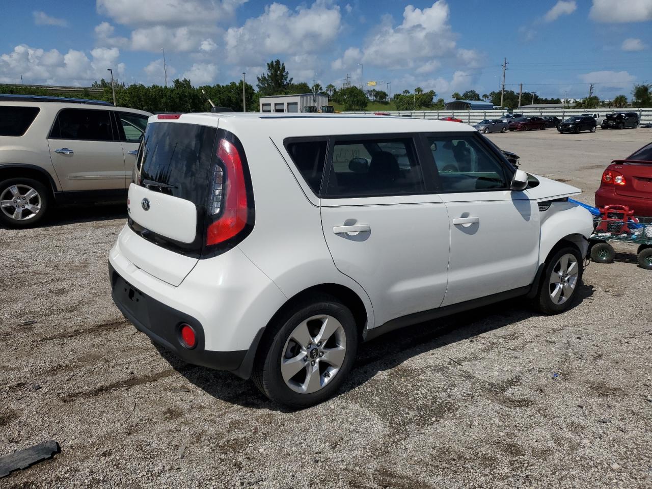 Изображение 3 2017 KIA SOUL  2017 с VIN KNDJN2A24H7453574