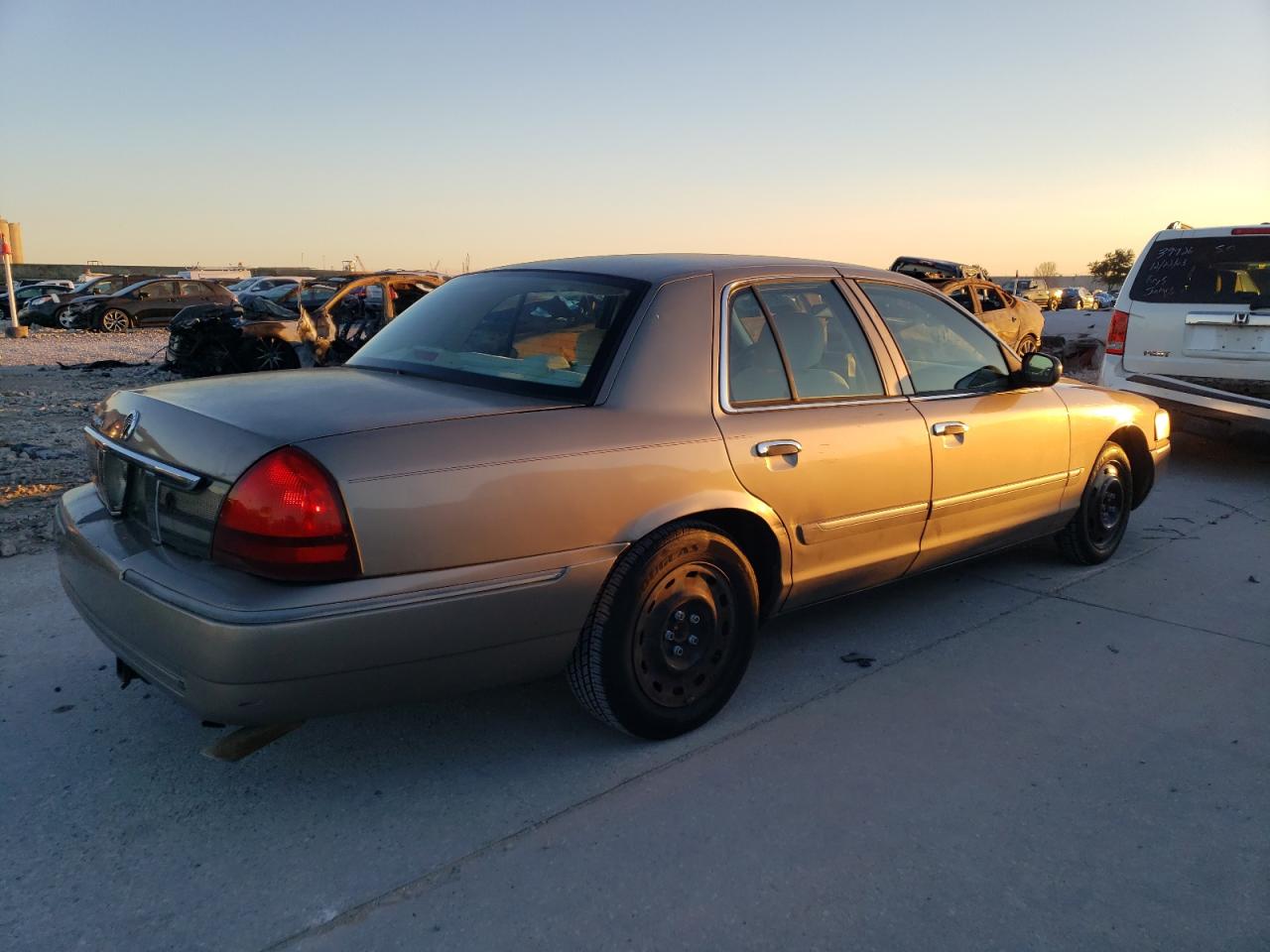 Image 3 of 2006 MERCURY GRAND MARQUIS GS 2006 with VIN 2MEFM74V96X630136