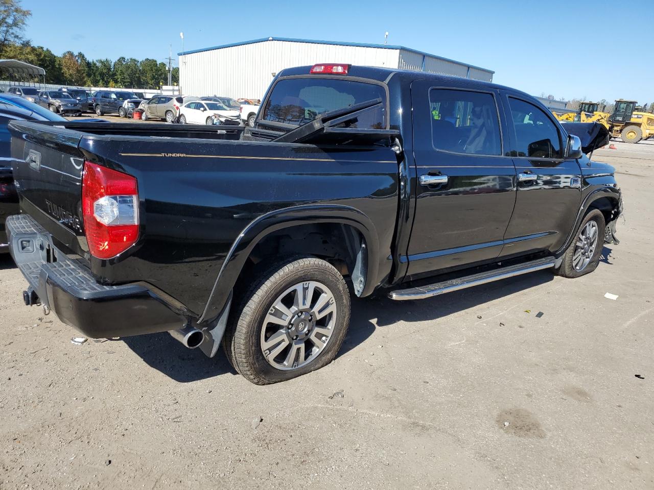 Obraz 3 z 2019 TOYOTA TUNDRA CREWMAX 1794 2019 z VIN 5TFAY5F12KX792379