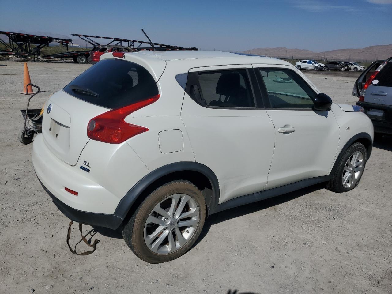 Obraz 3 z 2013 NISSAN JUKE S 2013 z VIN JN8AF5MR1DT220331