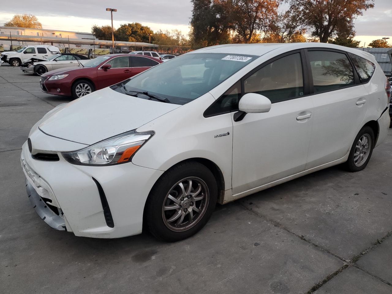 Obraz 1 z 2015 TOYOTA PRIUS V  2015 z VIN JTDZN3EU9FJ032454