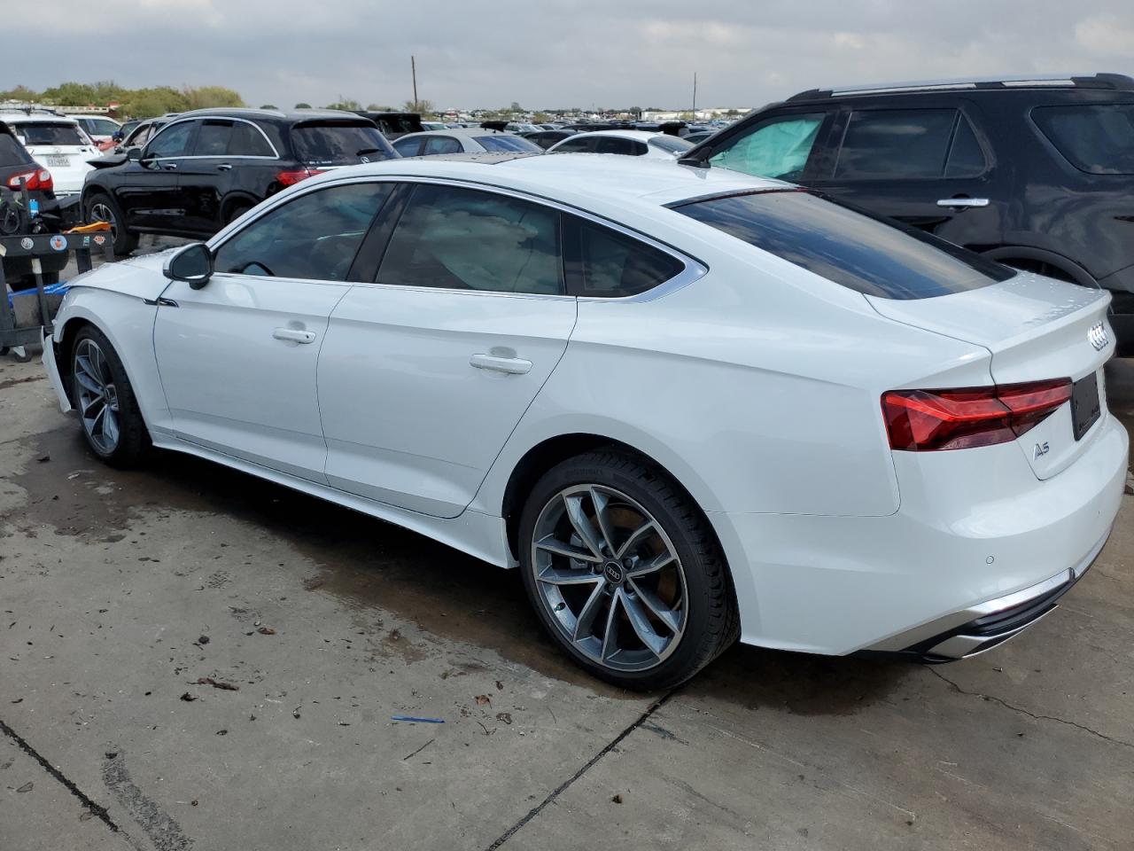 Obraz 2 z 2023 AUDI A5 PREMIUM 45 2023 z VIN WAUDACF53PA064442