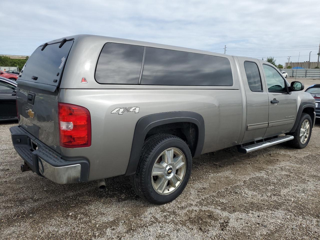 Image 3 of 2013 CHEVROLET SILVERADO K1500 LT 2013 with VIN 1GCRKSE02DZ315034