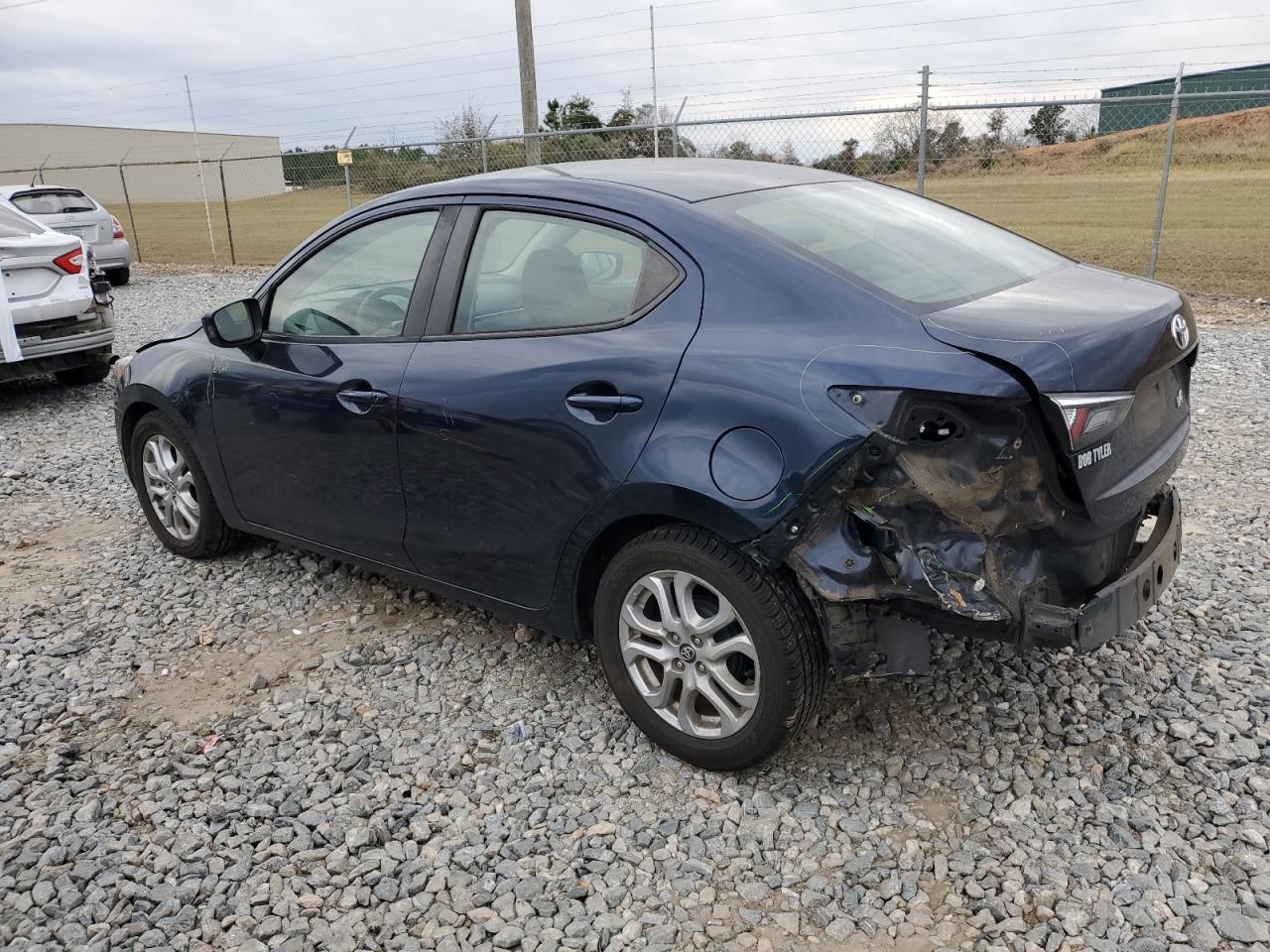 Obraz 2 z 2017 TOYOTA YARIS IA  2017 z VIN 3MYDLBYV5HY192362