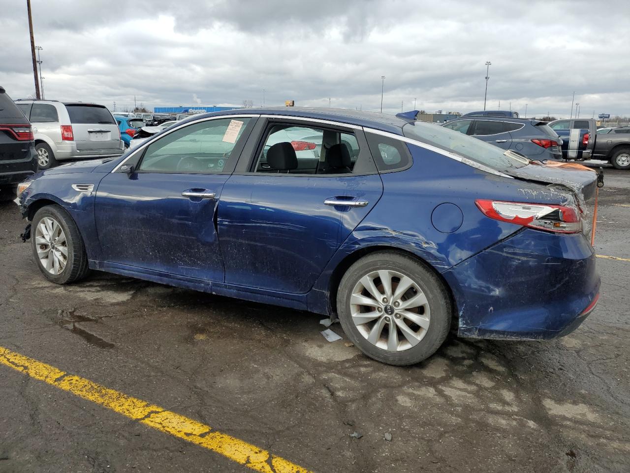 Obraz 2 z 2017 KIA OPTIMA LX 2017 z VIN 5XXGT4L39HG140447