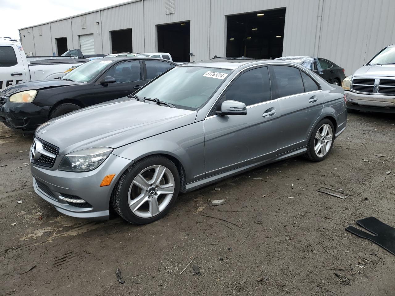 Obraz 1 z 2011 MERCEDES-BENZ C 300 2011 z VIN WDDGF5EB8BR154531