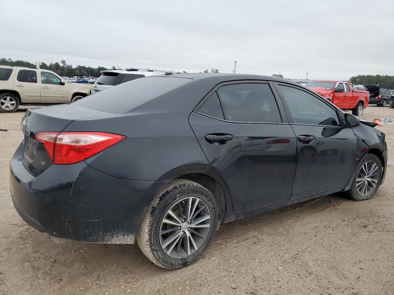 Изображение 3 2018 TOYOTA COROLLA L 2018 с VIN 5YFBURHE2JP832321
