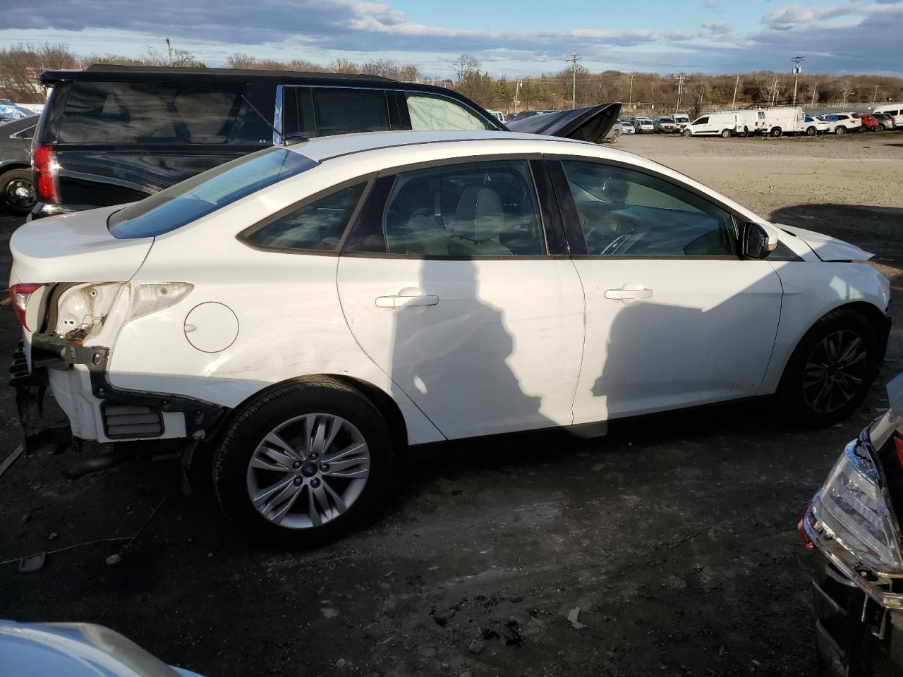 Image 3 of 2013 FORD FOCUS SE 2013 with VIN 1FADP3F24DL358882