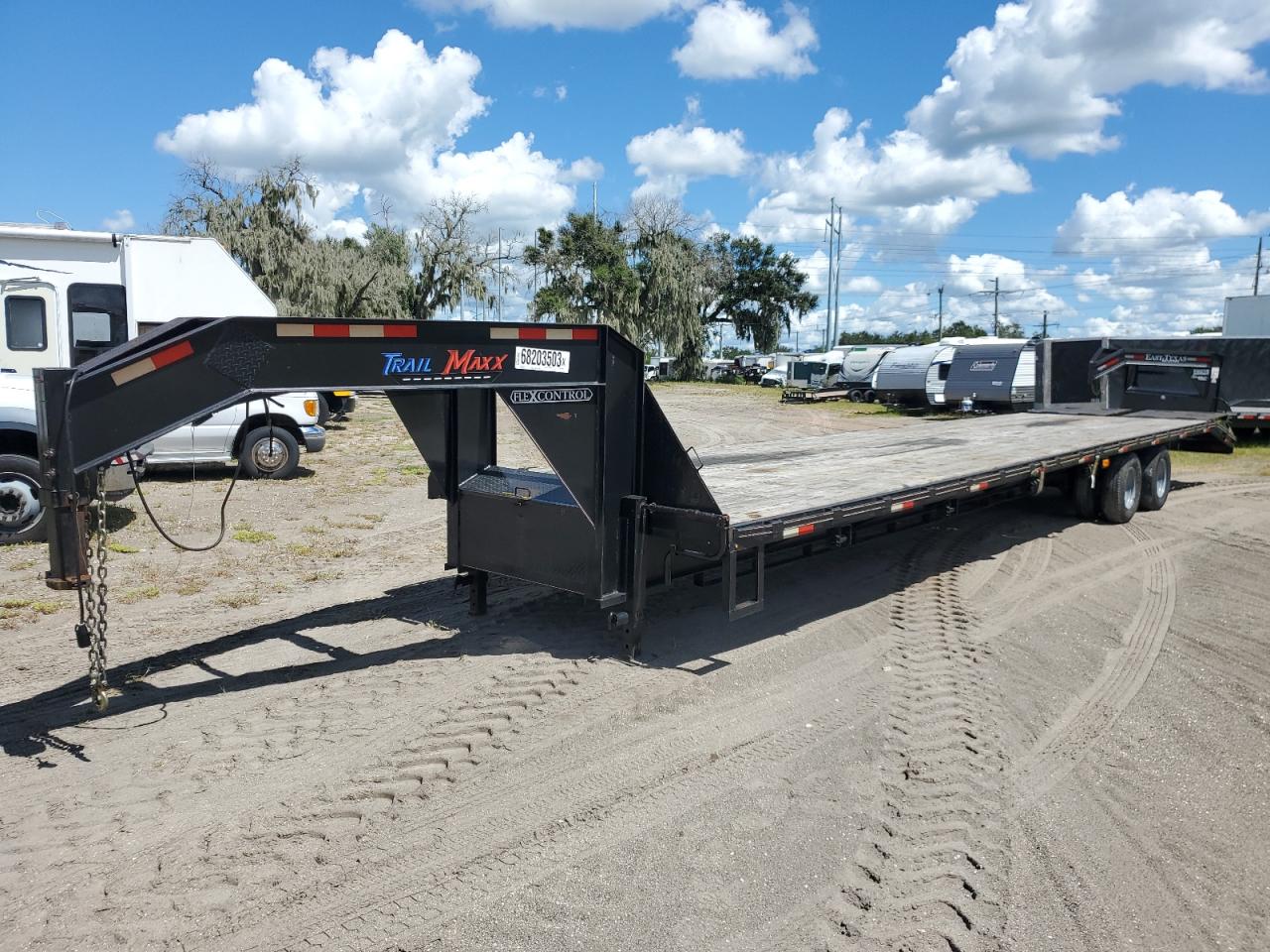 Image 2 of 2022 TRAILMAXX 40' GN DECKOVER 2022 with VIN 4T93H402XNM402051