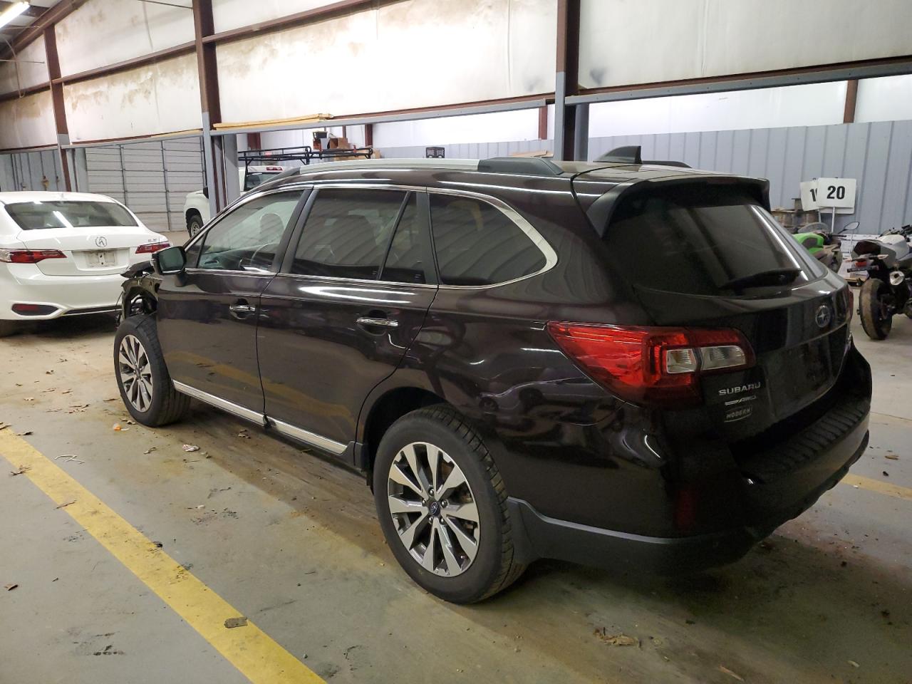 Obraz 2 z 2017 SUBARU OUTBACK TOURING 2017 z VIN 4S4BSETC2H3229033