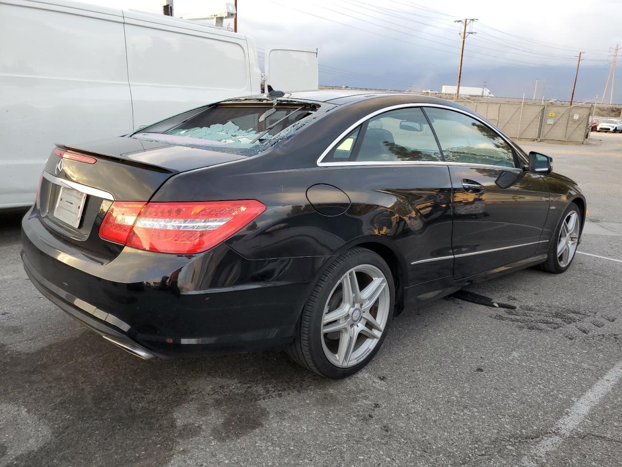 Obraz 3 z 2012 MERCEDES-BENZ E 550 2012 z VIN WDDKJ7DB2CF154873